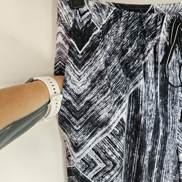 EUC Lululemon Jet Crop Pant Jogger Heat Wave size 6 Medium - Picture 7 of 15